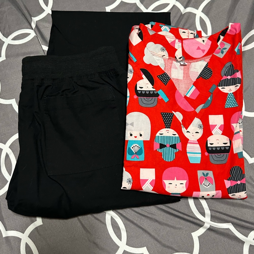 Scrub set (can be purchased separately)